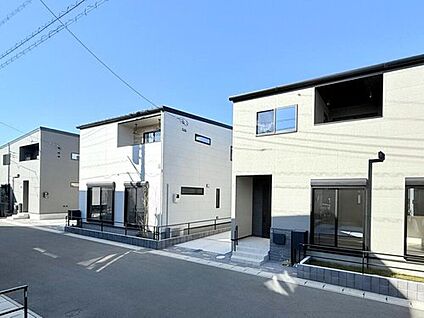 【現地街並み】