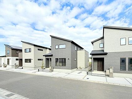 【現地街並み】