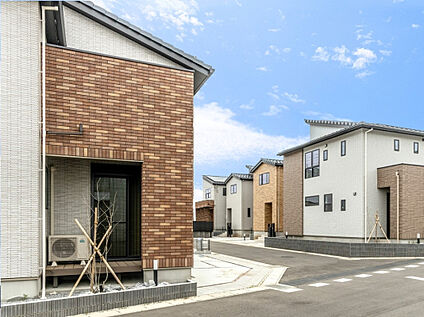 【現地街並み】