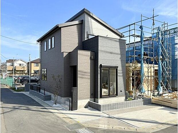 【【現地モデルハウス1号棟　外観】】現地モデルハウス公開中！販売開始前でありますが、完成する住まいイメージを現地でご紹介します。
※2026年1月撮影
