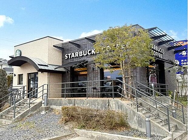 スターバックスコーヒー(約735m)