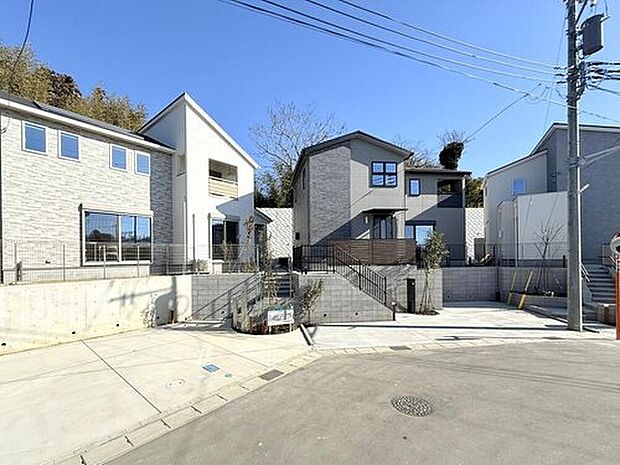 【【現地街並み】】自然豊かな大型公園やショッピングエリアが発展してきている「もねの里」エリアに、3邸の新築分譲住宅が誕生しました。
※2026年2月撮影