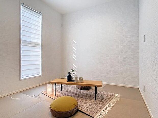 【【当社施工モデルハウス タタミコーナー】】リビング併設の「タタミコーナー」は、乳幼児の遊び場やお昼寝スペースにぴったりです。
※画像は当社施工例のため実際とは異なります