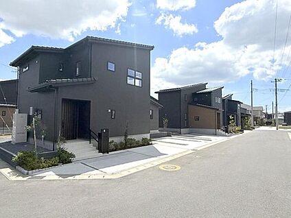 【現地街並み】