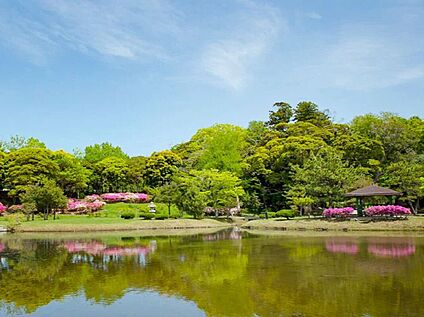 内みのわ運動公園 645ｍ(徒歩9分)