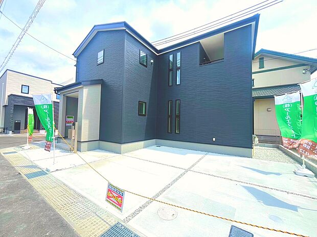 1号棟外観:落ち着いた佇まいが心地よい暮らしを叶えます
(撮影日:2026.8.29)