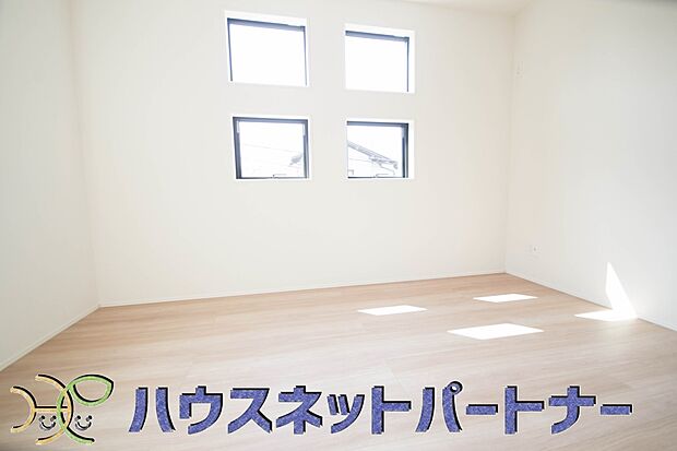 各部屋を最大限に広く使って頂ける様、全居住スペースに収納付。プライベートルームはゆったりと快適に。