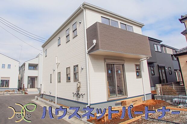 【前面道路含む現地写真】前面道路でお車を駐車するのも楽々。