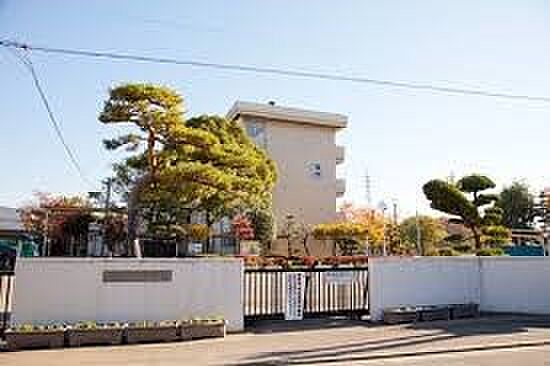 南中学校(約1,210m・徒歩16分)