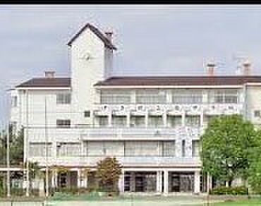 南中学校（約1,600m・徒歩20分）