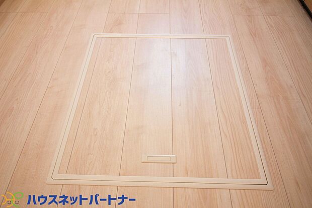 【床下収納】買い置きしたシャンプーや洗剤など床下収納ですっきり。