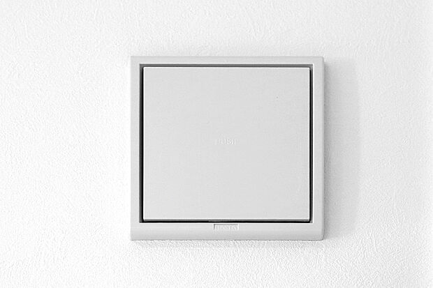 【【24時間換気システム】】一日中、新鮮な空気を室内に取り込んで、空気の循環を促し、湿気やシックハウス症候群などの原因となる化学物質を除去します。