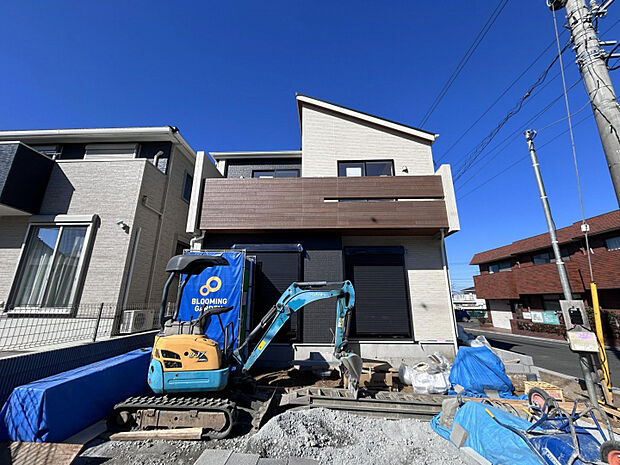 【現況（2）】　敷地面積141m2超！駐車スペースは3台分（車種による）確保しています