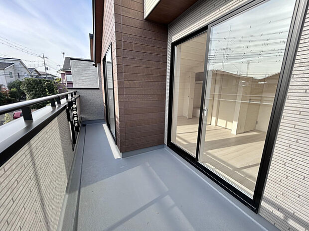 【【前面道路(1)】約6.0m】車通りの多い場所から離れた閑静な住宅街の為、入出庫時も安心して対応可能です