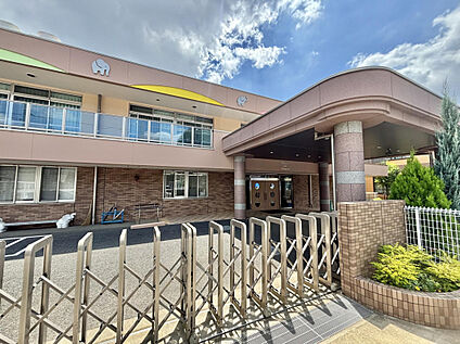 慈光幼稚園 1070m