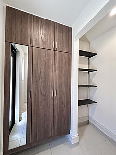 【1号棟/玄関収納】