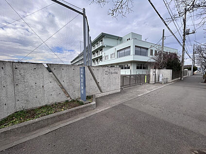 牛沼小学校 390m