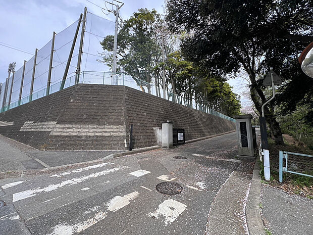 花見川区立天戸中学校(約1,800m)