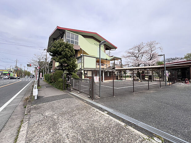 千葉幼稚園(約714m)