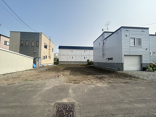 現地写真（右:1号棟、左2号棟）　