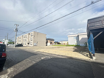 販売現地