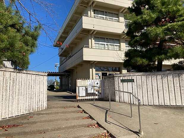 東四郎丸小学校