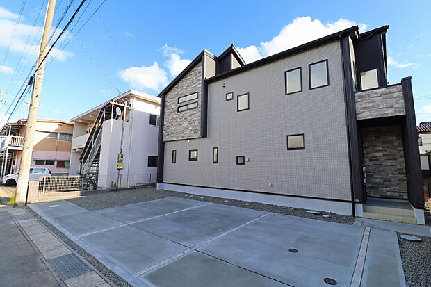 【外観写真】　4LDK＋土間収納（SIC）＋パントリー＋カースペース3台