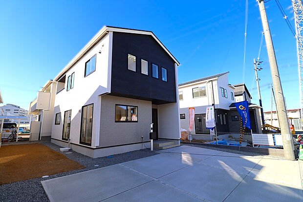 【【7号棟外観】】4LDK+土間収納(SIC)+パントリー+タタミスペース+カースペース並列3台