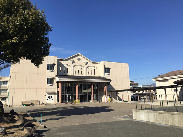 南西中学校(約1,183m)