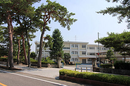青木小学校 707m
