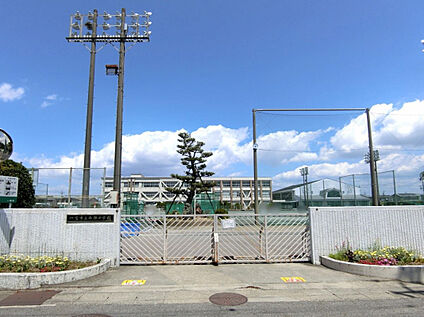 一宮市立南部中学校 1900m