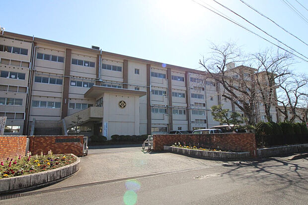 一宮市立浅井中学校（約1,400m）