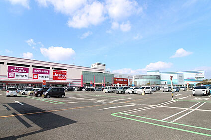 平和堂木曽川店 250m