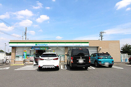 ファミリーマート祖父江五ツ屋店 1300m
