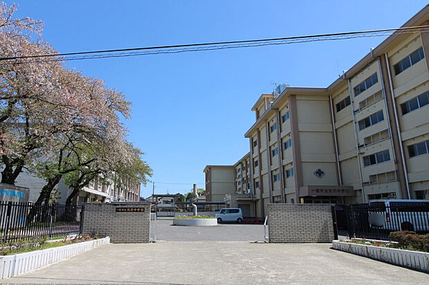 一宮市立浅井中学校（約1,000m）