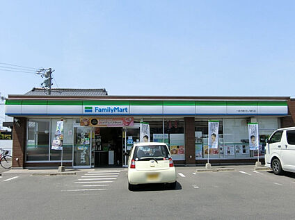 ファミリーマート一宮木曽川七ノ通り店 600m