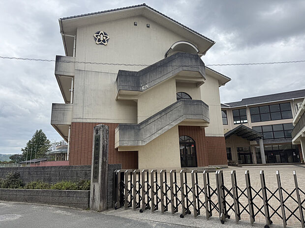 南丹市立園部小学校（約1,000m）