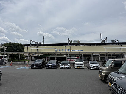 近鉄京都線大久保駅 828m