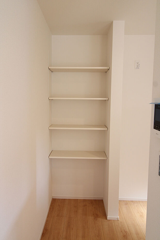 【キッチン可動棚】パントリー代わりとしても使用可能です!