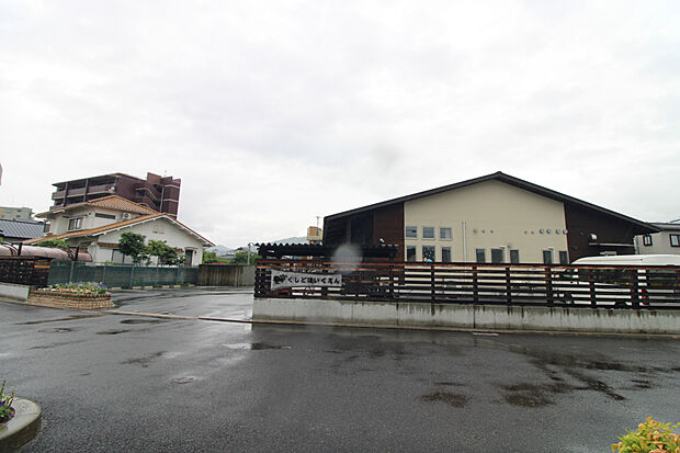 串戸保育園(約350m)