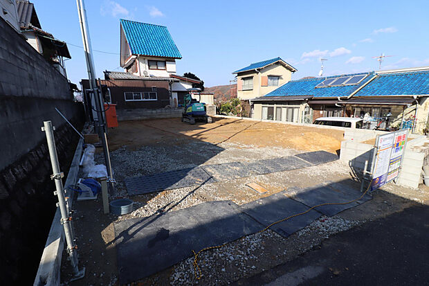 【【現地写真】】買い物施設や医療施設、公園が徒歩10分圏内に点在する生活利便性の良い住環境。毎日の暮らしが便利に、休日の楽しみも広がるファミリーにもおすすめのロケーションです。