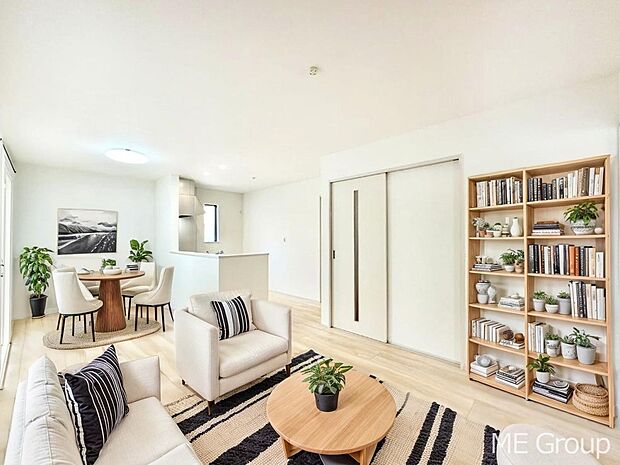 落ち着いた雰囲気のＬＤＫは家族みんなの快適空間※家具はCGです