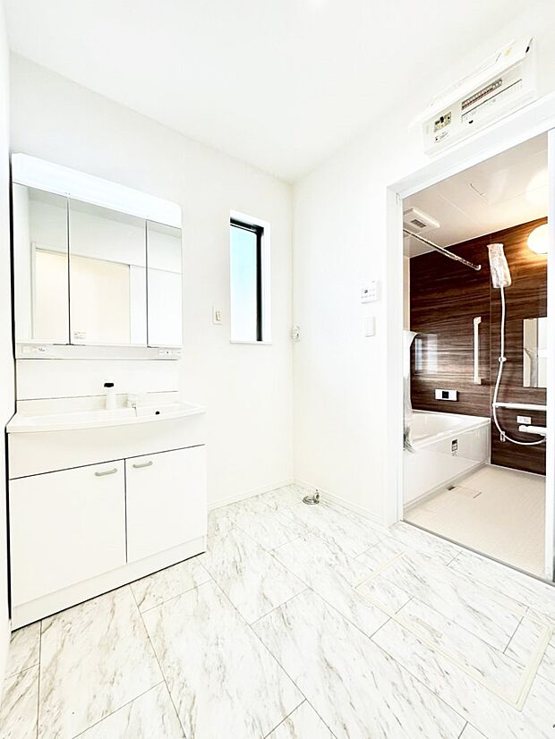 広々とゆとりのあるランドリースペース。  