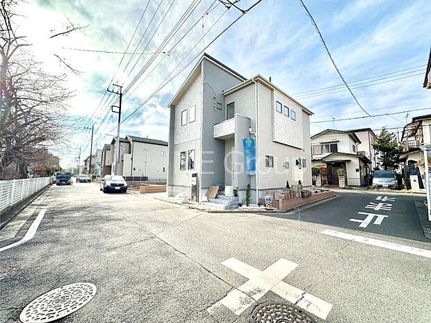 前面道路はきちんと整備されています  