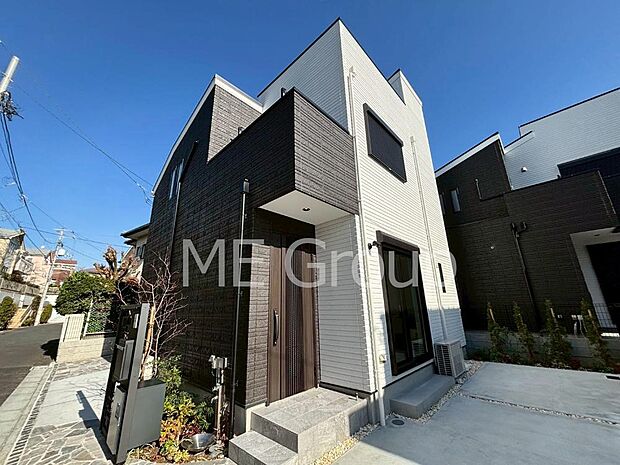 堂々完成！たっぷりの陽光と開放感に包まれる明るい住まい。 