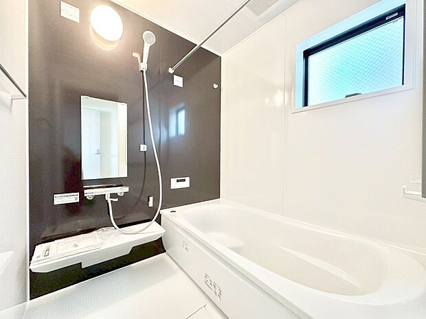 落ち着いた雰囲気でゆっくりお寛ぎいただけるバスルーム