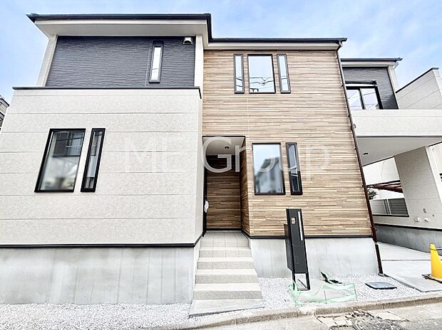 上質感あふれる外観デザイン。魅力の住まいを実現。