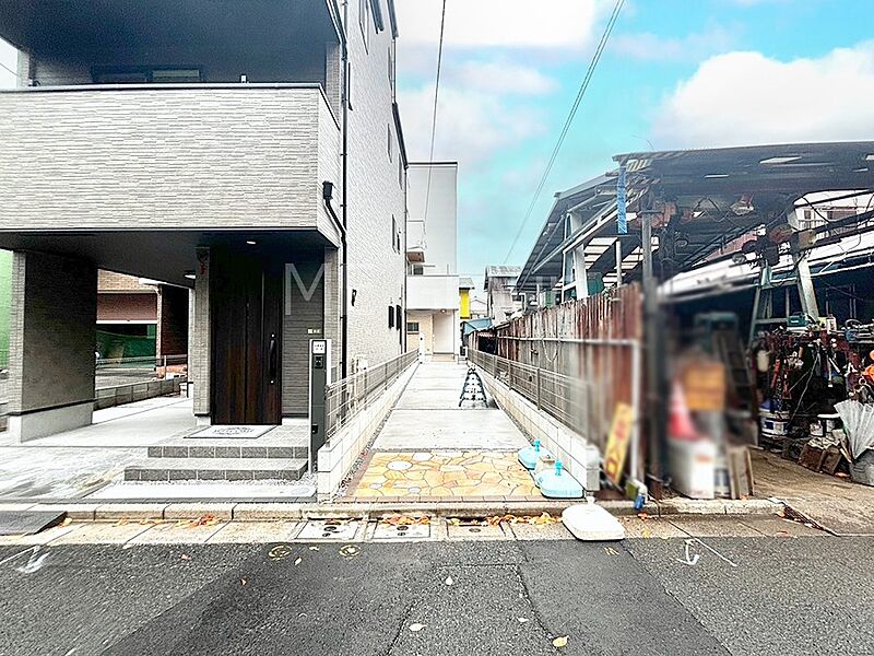 前面道路含む現地写真