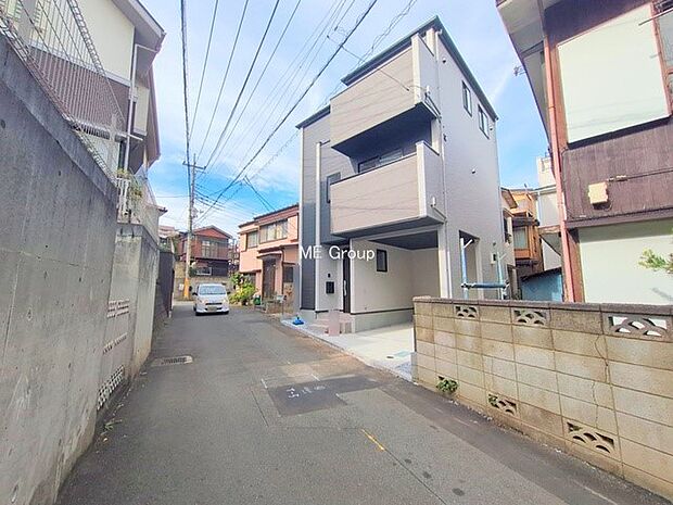 【前面道路含む現地写真】堂々完成!! ここから始まる新生活を応援いたします!