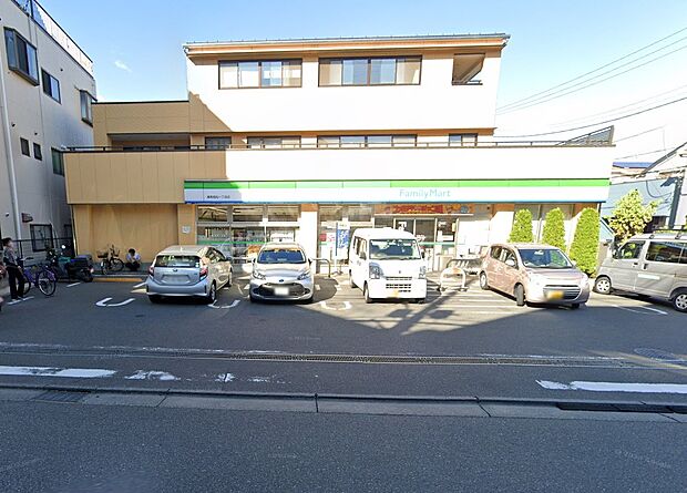 ファミリーマート 練馬高松一丁目店（約700m）